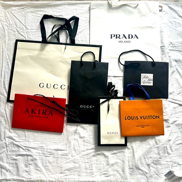 Assorted designer bags different sizes - Picture 1 of 1